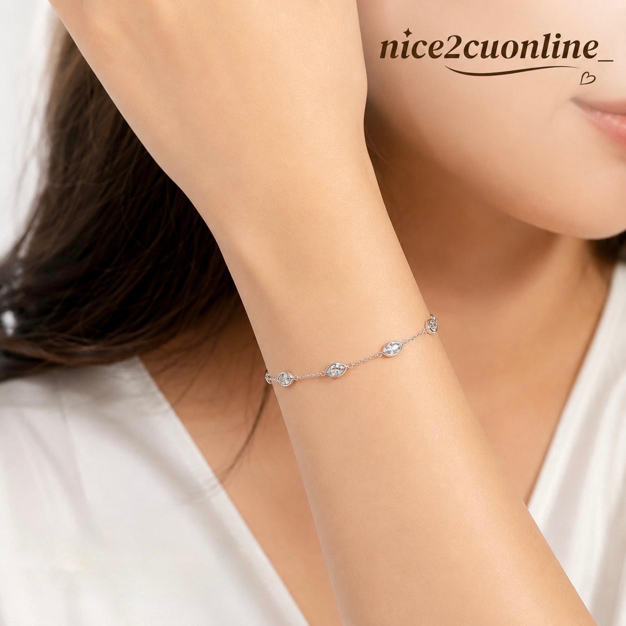 GRACEFUL SILVER NAVETTE BRACELET