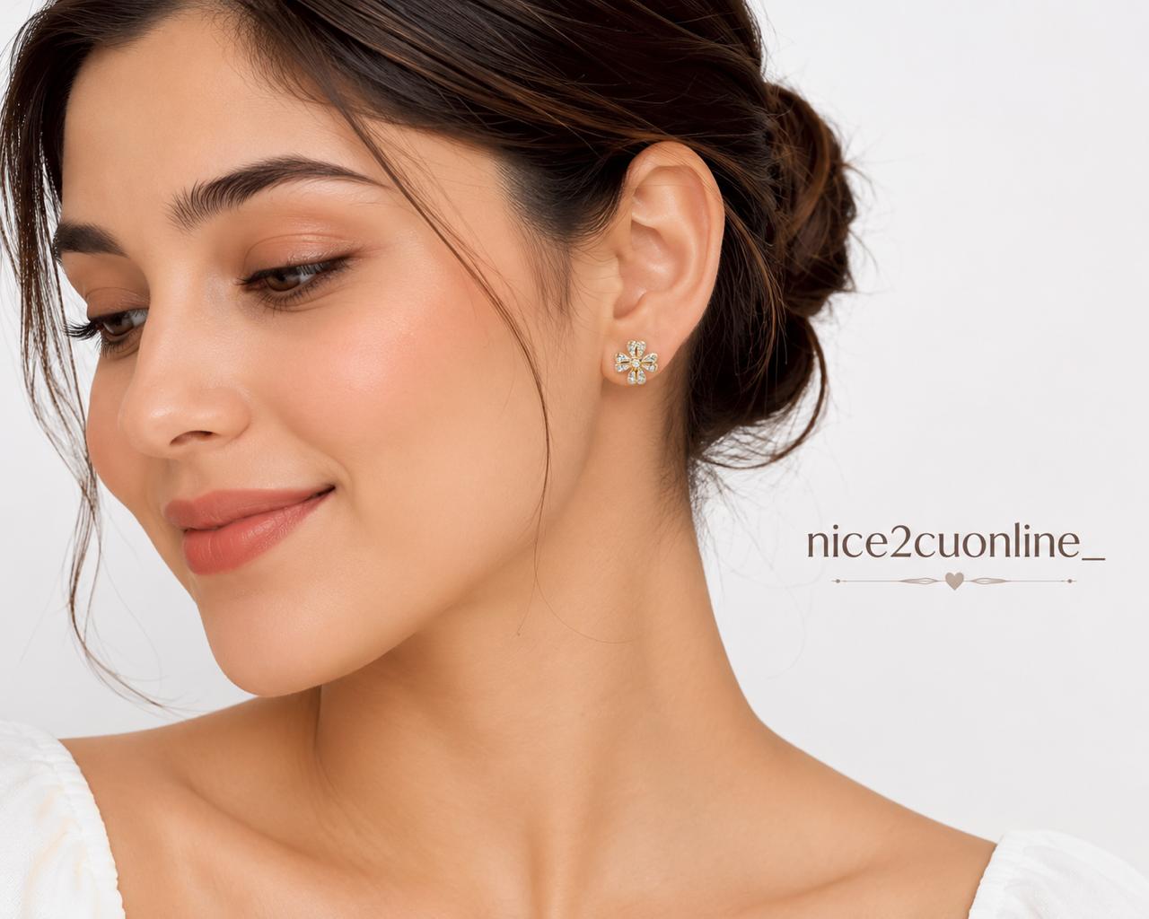 THE CLOVER OF LOVE STUDS