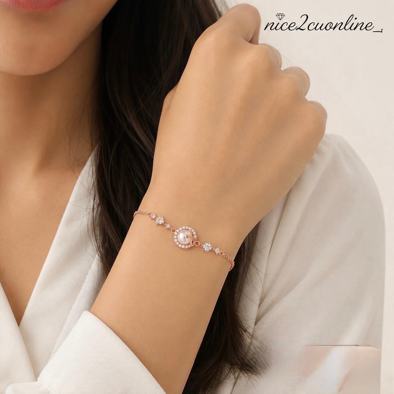 THE AURELIA ROSE PEARL BRACELET